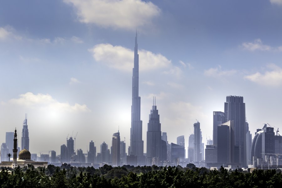 Dubajaus panorama su virš miesto iškilusiu Burj Khalifa dangoraižiu