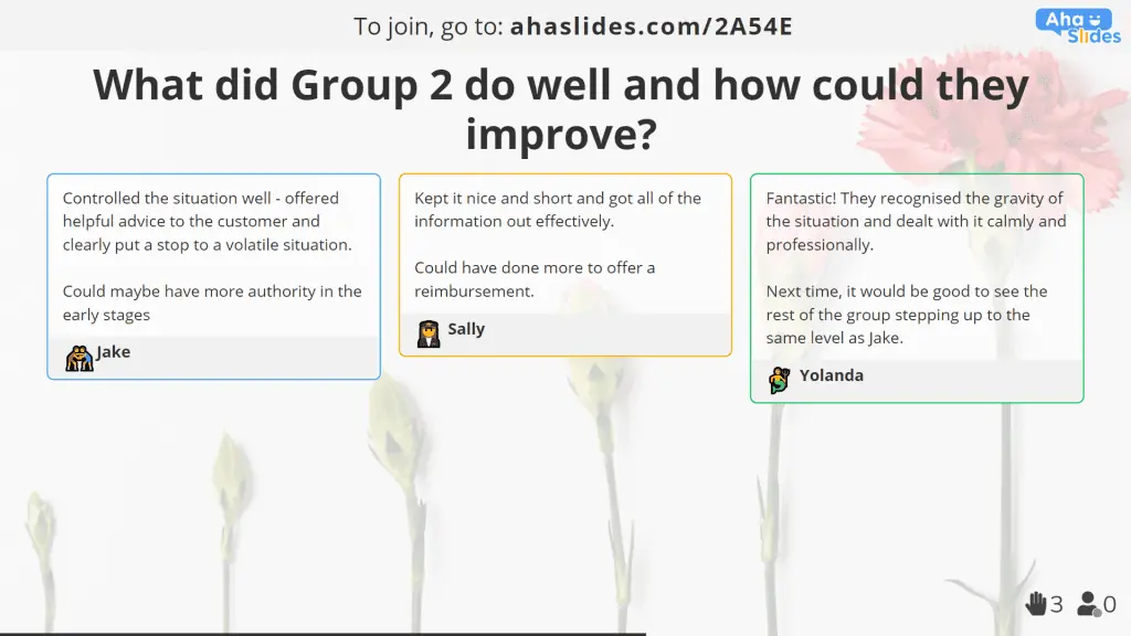 utilitzant una diapositiva oberta a AhaSlides per donar comentaris en una sessió d’entrenament virtual.