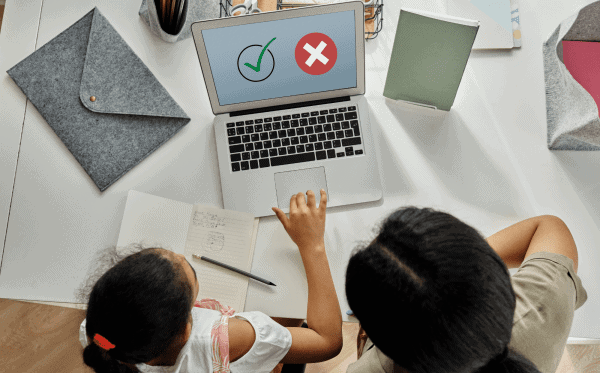 20 Pros and Cons of E-Learning in Live Virtual Classrooms (+ 4 Free Tools!)