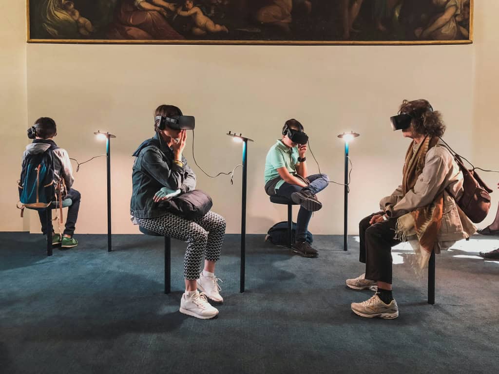 Immersive learning experiences using VR and educational technology