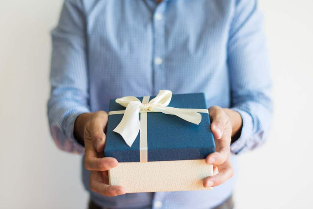 Gift ideas for employees on a budget