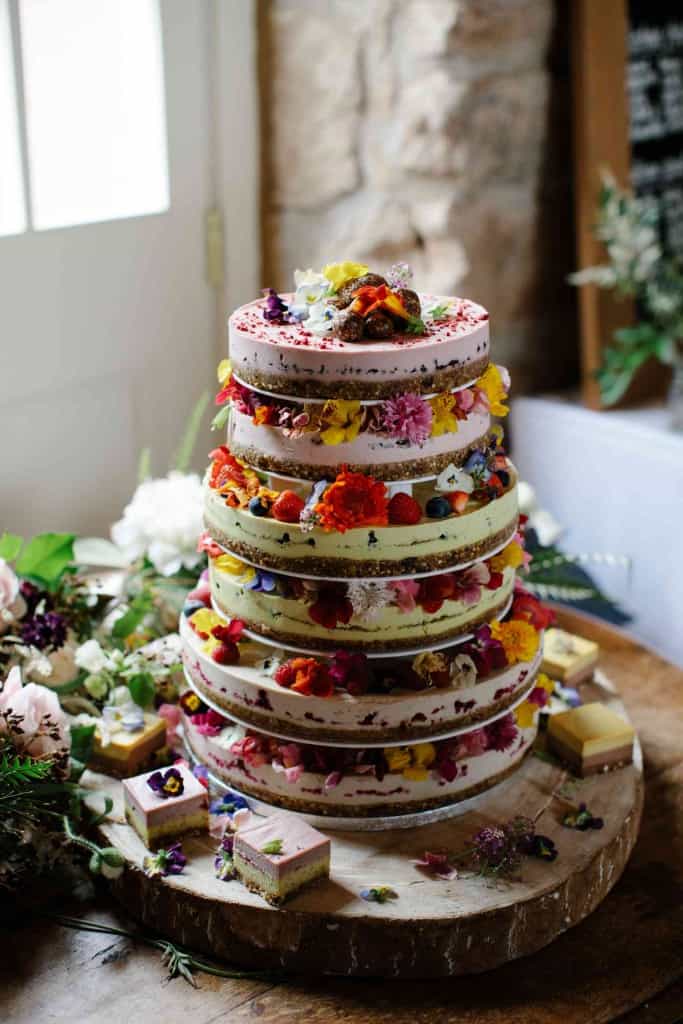 Creative wedding cakes with