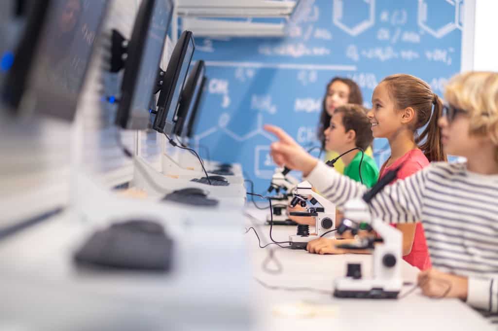 vapeur dans les écoles primaires