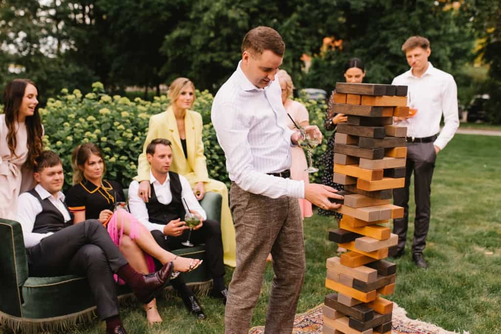 outdoor wedding ideas on a budget
