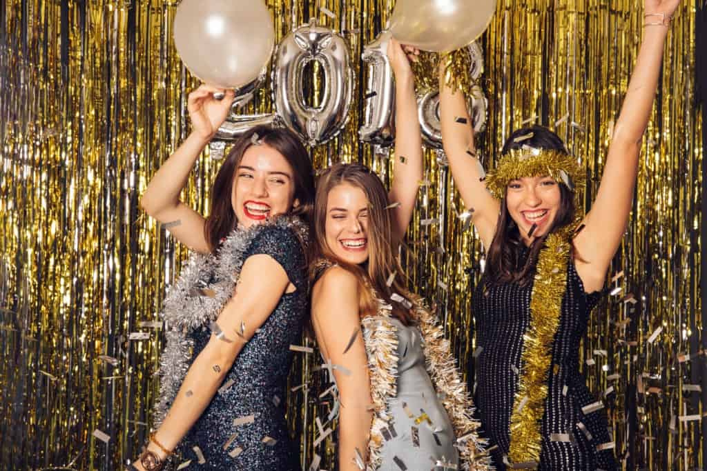 Come organizzare una festa di laurea con pochi soldi: idee originali ed  economiche - GLAM STYLE