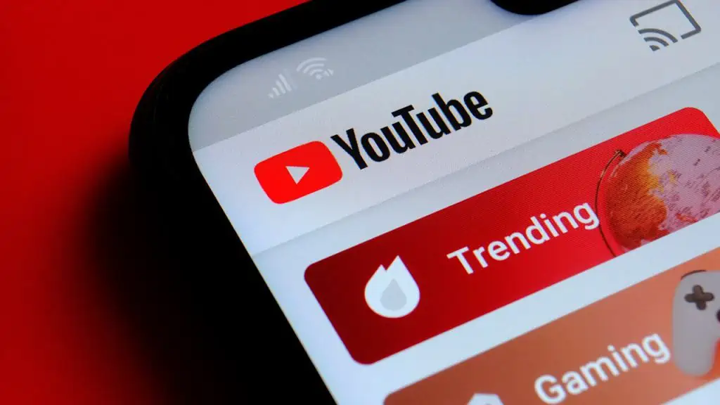 Si të gjeni tema në trend në YouTube