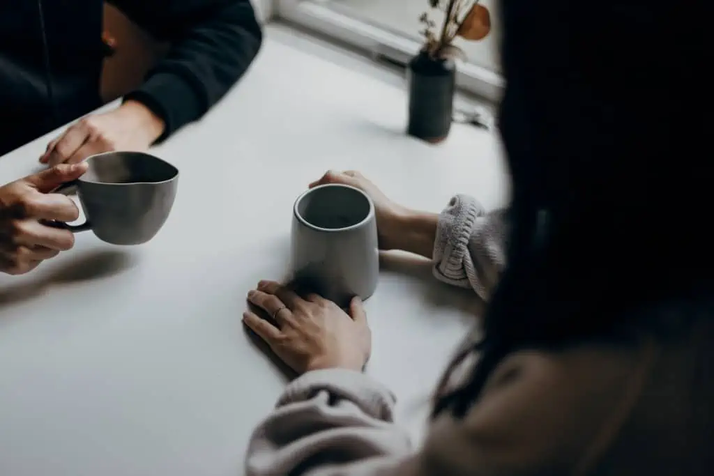 conversazioni unu-à-unu tazze di caffè