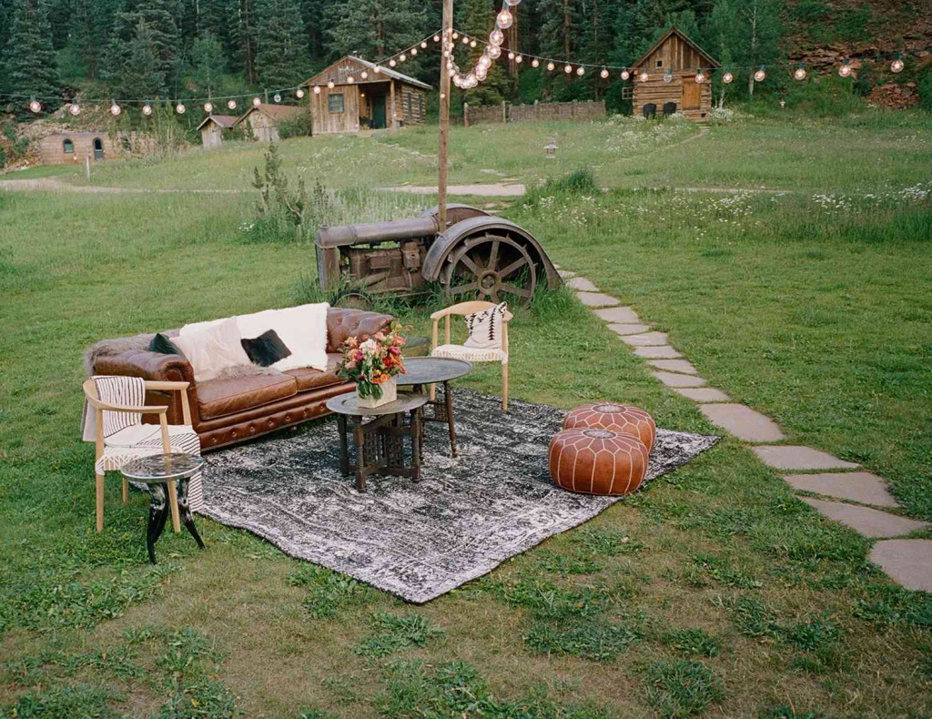 Simple modern boho wedding decor ideas