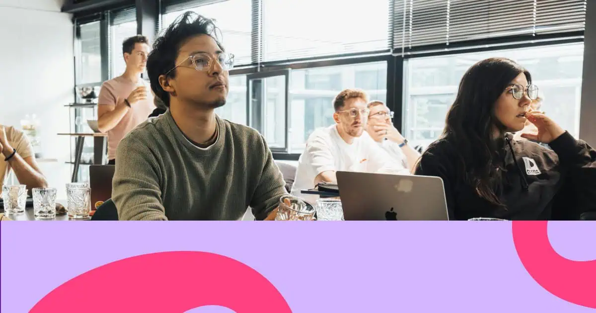 Какво представляват събитията за професионално развитие? (И защо често се провалят)